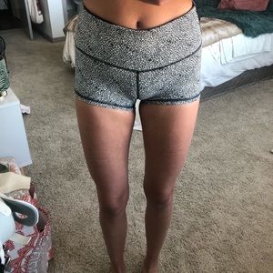 Lululemon Wunder Short